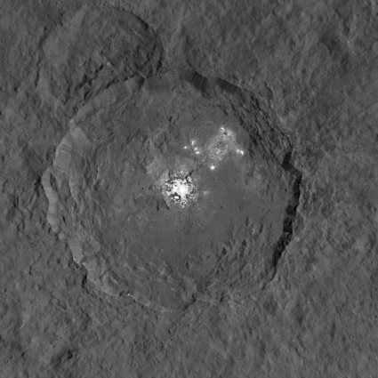 Dawn image of Ceres bright spots