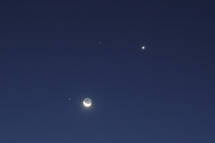Image of a double conjunction of the Moon, Mars, Venus, and Regulus