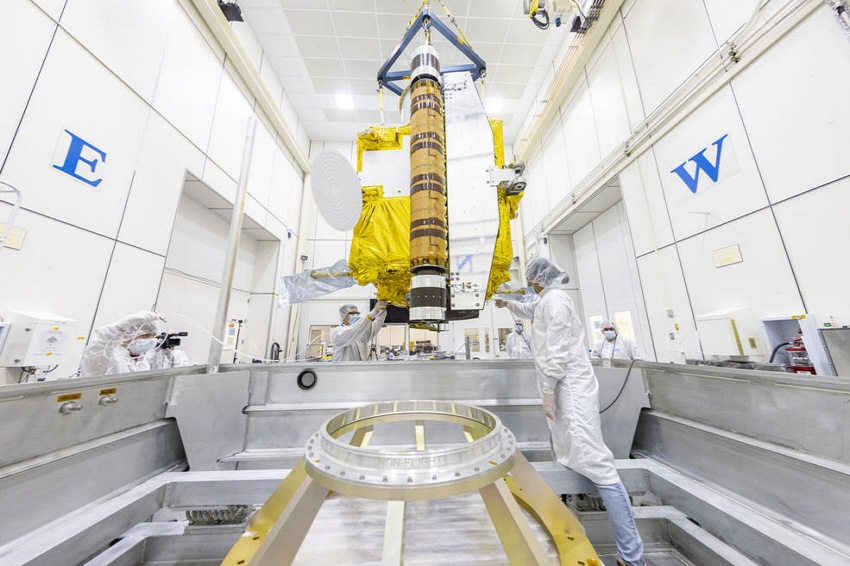 DART spacecraft prepared for shipment to Vandenberg SFB